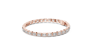 Elegant Gold Tennis Bracelet with Emerald-Cut Diamonds