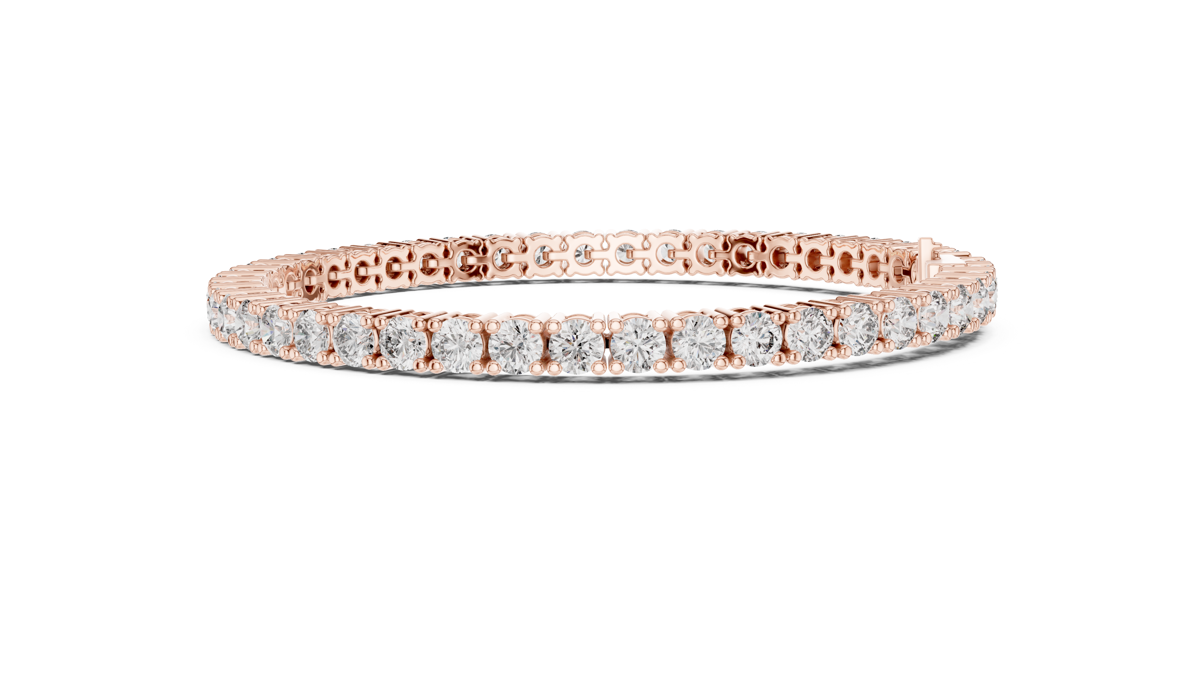 Bracelet with round diamonds in a tennis style.