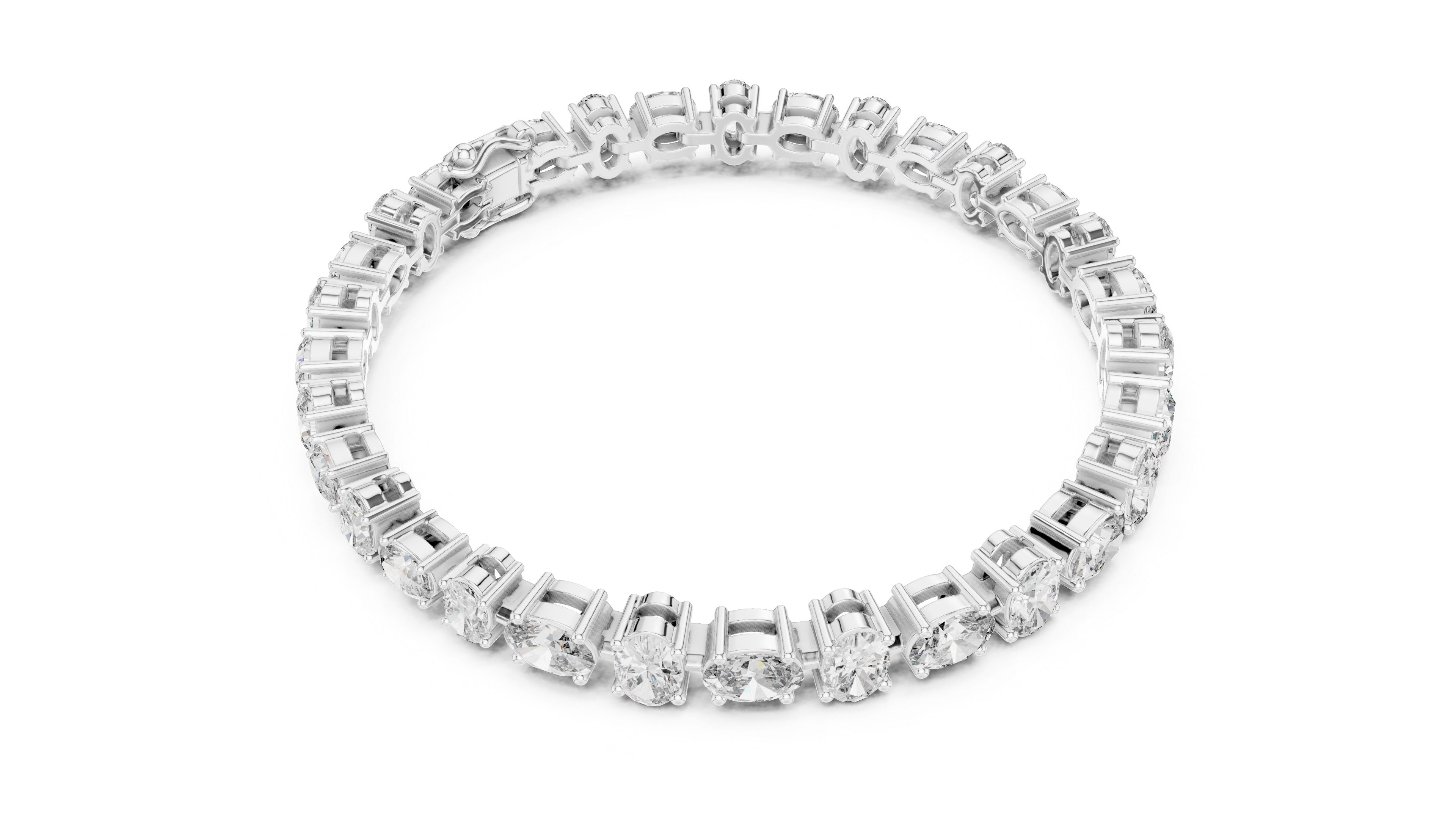 Bracelet adorned with dazzling oval diamonds,